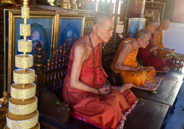 einfach zuhören...in einem Tempel von Chiang Mai